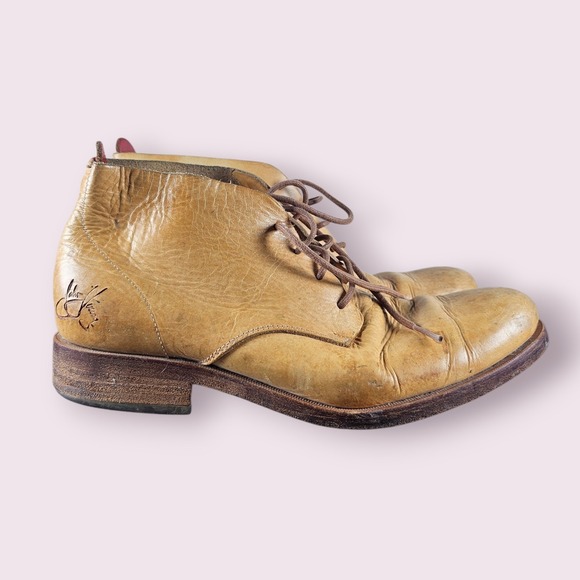 John Fluevog Yellow Camel Tan Lace Leather Preppy Honor is Strength Boots sz 8